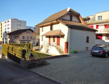 Zweifamilienhaus an sonniger Lage, mitten im Dorfkern mit viel Platz - 6048 Horw - Bild# 2