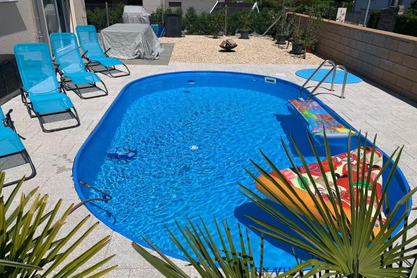 Modernes, grosszügiges 5.5-Zimmer Einfamilienhaus mit Privatpool - Bild# 10