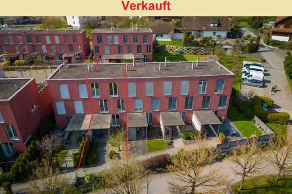 Reiheneinfamilienhaus an familienfreundlicher Lage mit viel Platz in Cham / ZG - Bild# 1