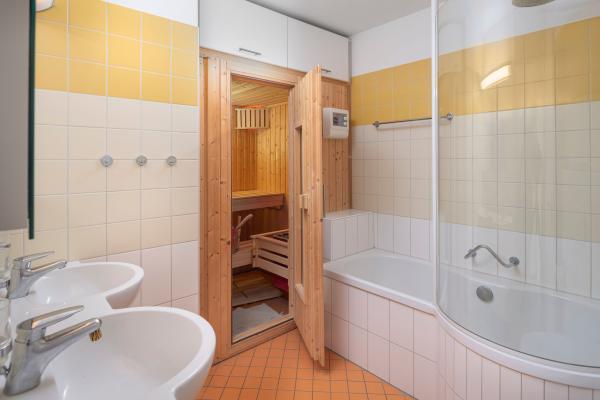 Reiheneinfamilienhaus an familienfreundlicher Lage mit viel Platz in Cham / ZG - Bild# 8