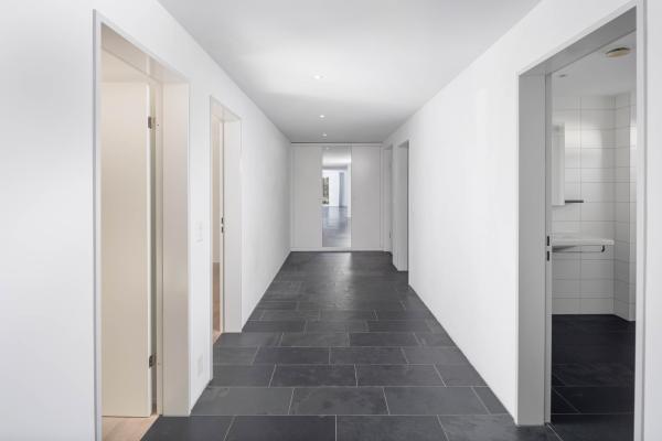 Sehr schöne, zentrale 4.5-Zimmerwohnung mit viel Platz in Menziken / AG - Bild# 2