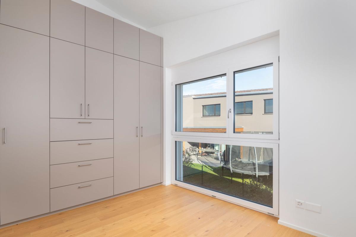 Moderne 5.5-Zimmer-Attikawohnung an Kinderfreundlicher Lage mit Top Aussicht - Bild# 9