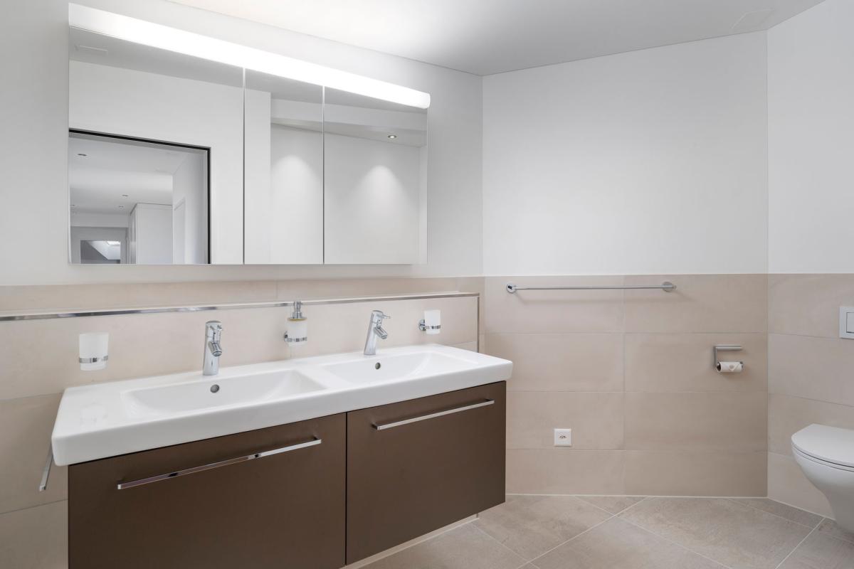 Moderne 5.5-Zimmer-Attikawohnung an Kinderfreundlicher Lage mit Top Aussicht - Bild# 12