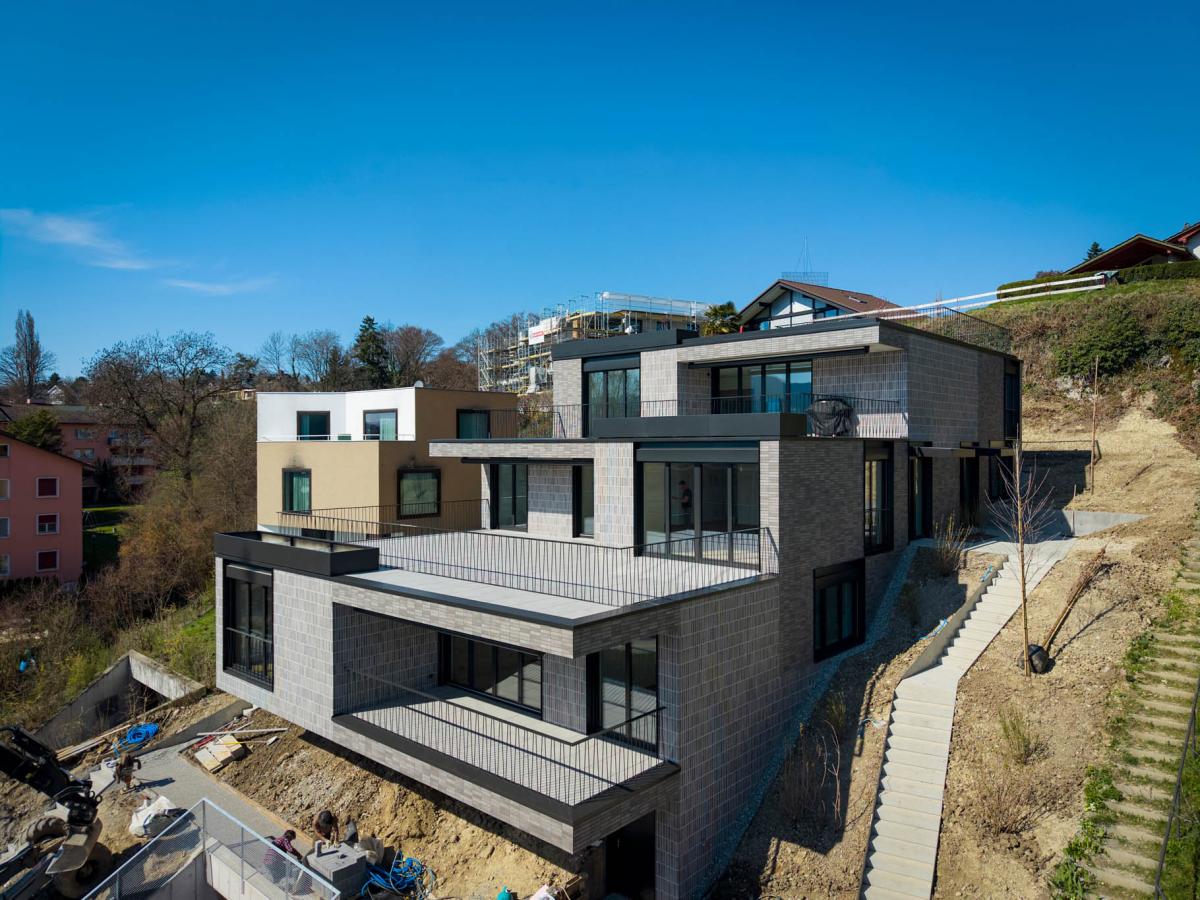 Exklusive und hochwertige 4.5-Zimmer-Terrassenwohnung - Ihr Traumdomizil in Uerikon / ZH - Bild# 1