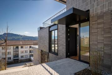 Exklusive und hochwertige 4.5-Zimmer-Terrassenwohnung - Ihr Traumdomizil mit Seesicht in Uerikon / ZH - Bild# 4