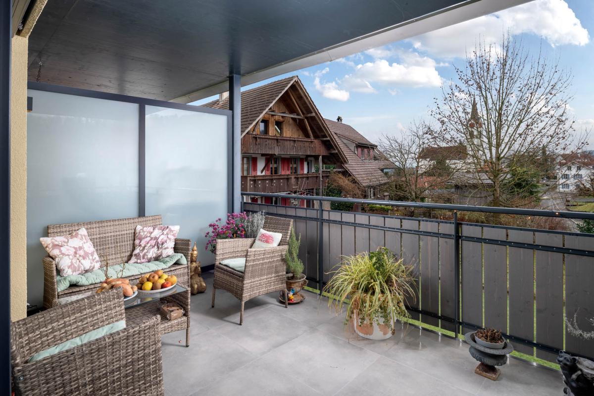 Grosszügige 3.5-Zimmer Eigentumswohnung mit schöner Aussicht  an guter und ruhiger Lage - Bild# 11