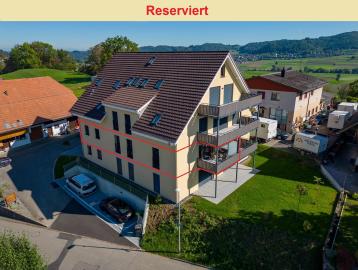 Grosszügige 3.5-Zimmer Eigentumswohnung mit schöner Aussicht  an guter und ruhiger Lage - Bild# 1