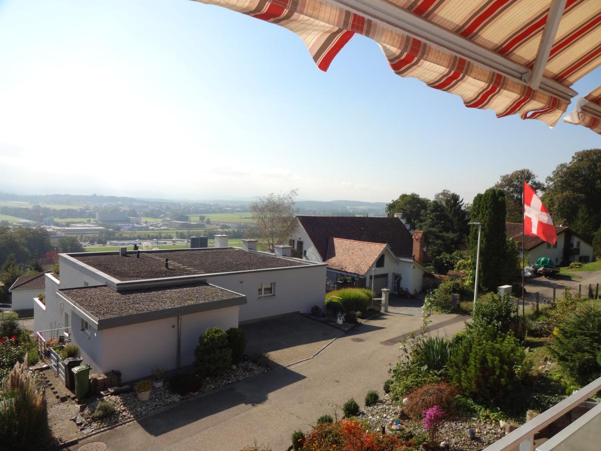 Charmantes Einfamilienhaus an guter, sonniger Lage mit Garten und traumhafter Weitsicht - Bild# 10