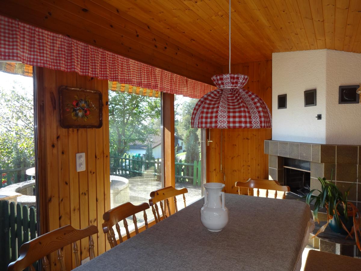 Charmantes Einfamilienhaus an guter, sonniger Lage mit Garten und traumhafter Weitsicht - Bild# 6