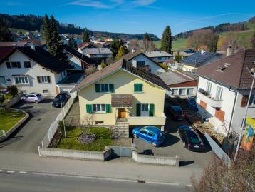 Einfamilienhaus an zentraler und guter Lage mit Wintergarten und Schwedenofen in Rickenbach / LU - Bild# 1