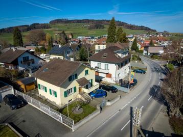 Einfamilienhaus an zentraler und guter Lage mit Wintergarten und Schwedenofen in Rickenbach / LU - Bild# 2