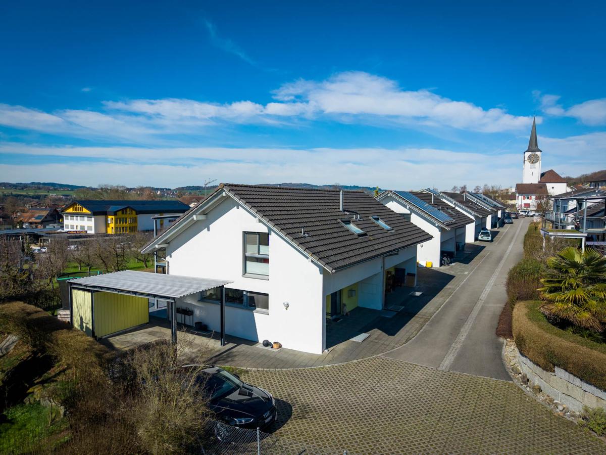 Doppeleinfamilienhaus an einer familienfreundlichen, sonnigen und zentralen Lage in Geuensee / LU - Bild# 2