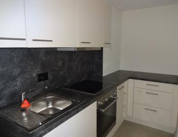 Rentables Mehrfamilienhaus mit grosser Terrasse mitten im Dorfzentrum - 8834 Schindellegi - Bild# 4